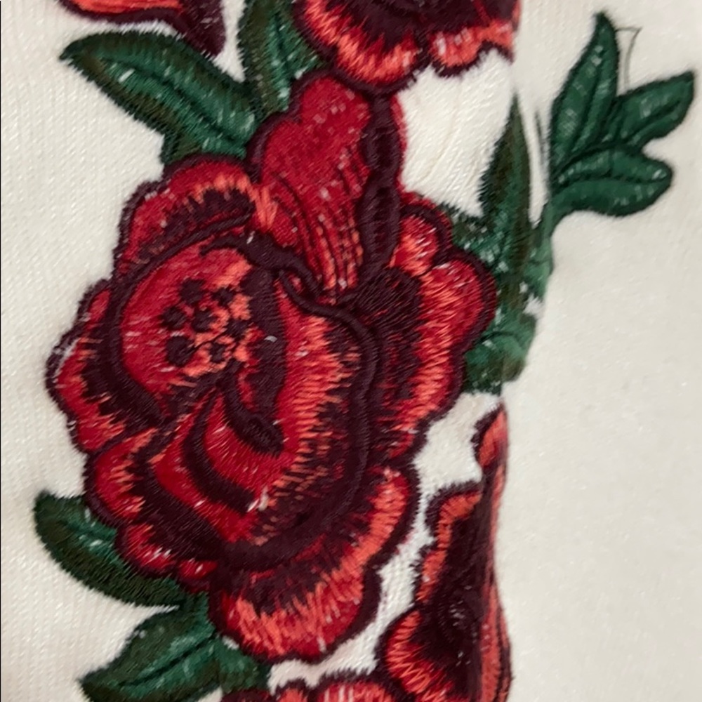 White Rose embroidery shall poncho one size - Picture 7 of 7